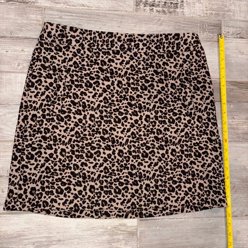 Leopard brown Print Women's Skirt by Loft with front pockets size 12 - worn 2xs - Picture 1 of 8